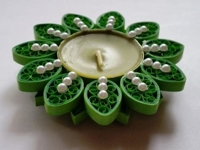 instructables ZsuzsannaKB Quilled Tealight Holder